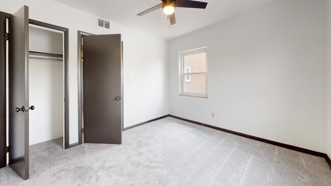 Building Photo - Parma - Ridgewood Lofts - 2 Bedroom - 1 Bath