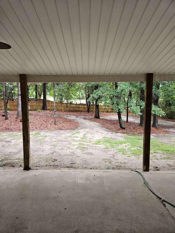 Building Photo - 202 Castlebury Dr