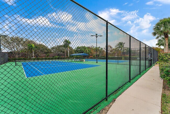 Building Photo - 2320 23rd Ct