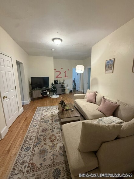 Primary Photo - 322 St Paul St