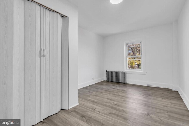 Building Photo - 28 Bond St