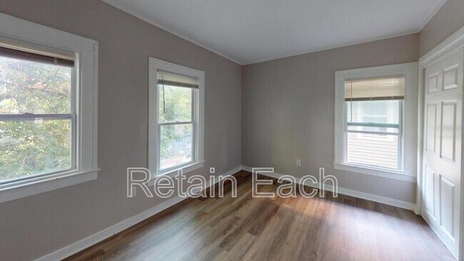 Building Photo - 116 Ridgeway Ave