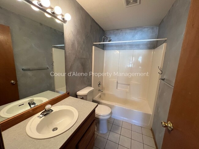 Building Photo - 2 bedroom house in CDA