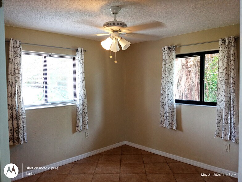Building Photo - 1439 Glick Dr