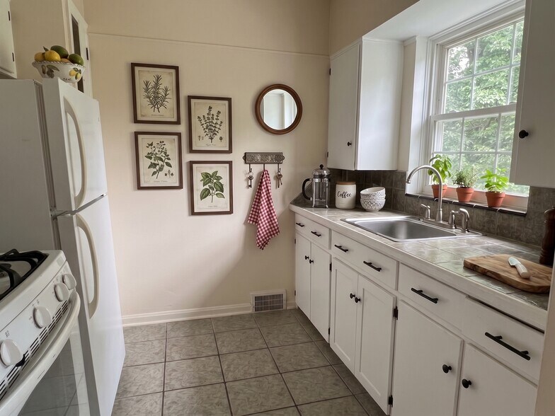 Kitchen AI - 141 N. Rose Blvd