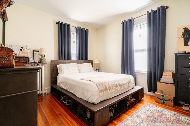 Building Photo - 33 Mapleton St