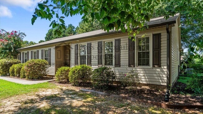 Primary Photo - 1480 Spring Hill Cir