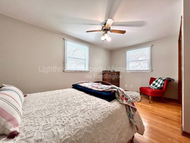 Building Photo - 2728 Vassar Dr SE