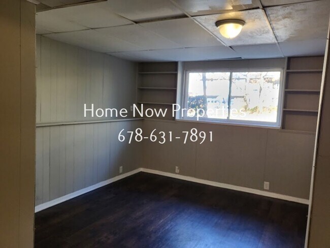 Building Photo - Beautiful 5 bedroom/3 bath in Stone Mountain!