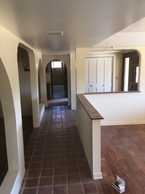 Building Photo - 33037 Agua Dulce Canyon Rd