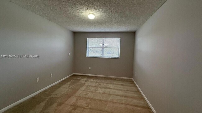 Building Photo - 9933 Nob Hill Ln