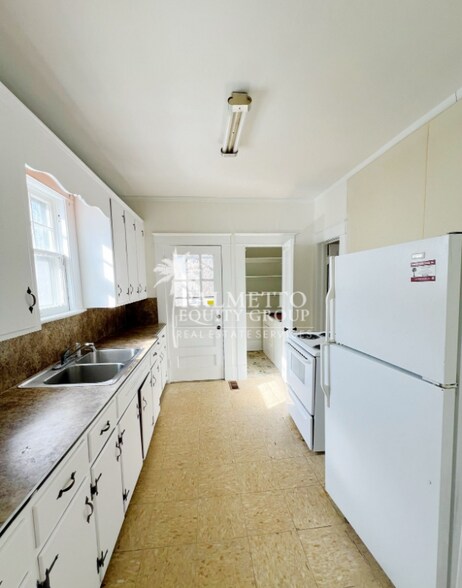 Building Photo - 1104 Gregory St