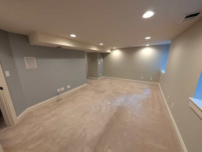 Building Photo - Beautiful 3 Bedroom House right across fro...