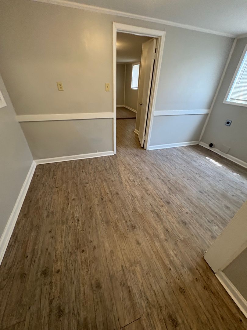 Building Photo - 598 Orchard Ave
