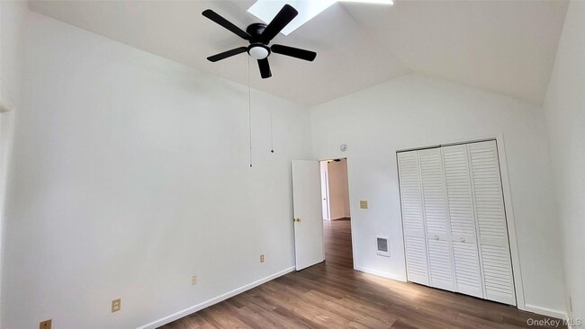 Building Photo - 19 Friendship Ln