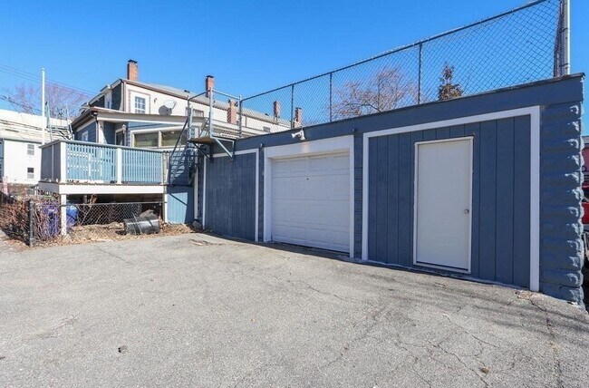 Building Photo - 148 Morrison Ave