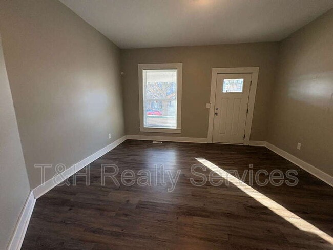 Building Photo - 635 Jefferson Ave