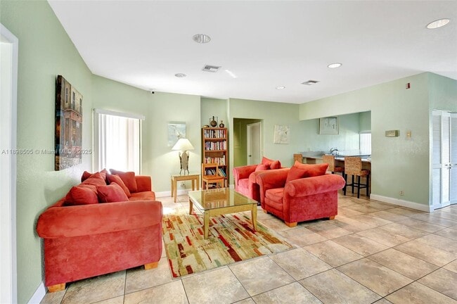 Building Photo - 2913 SW 22nd Cir