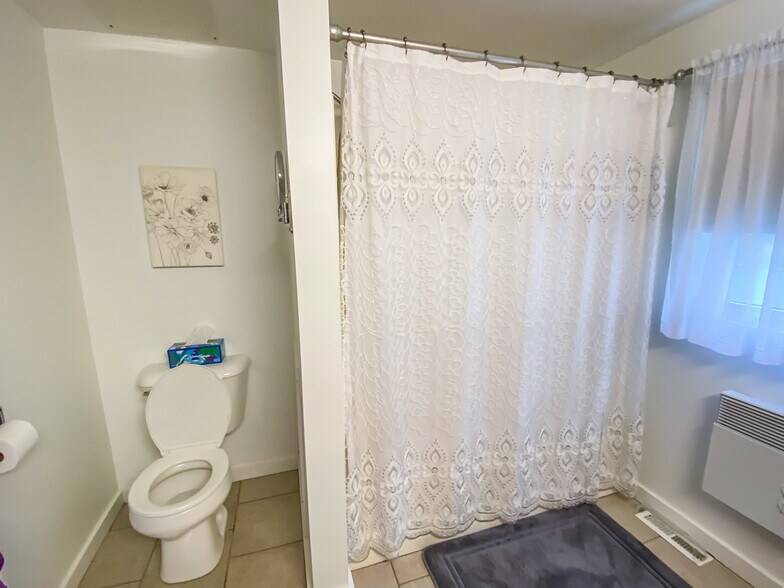 Building Photo - 210 Mount Vernon Ave