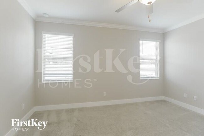 Building Photo - 9644 Little Bluestem Dr