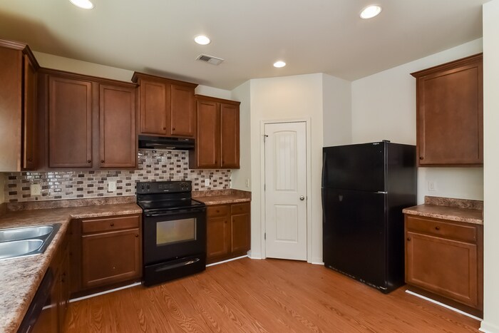 Building Photo - 1479 Wilford Dr NE