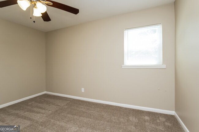 Building Photo - 5848 Ronnie Dr