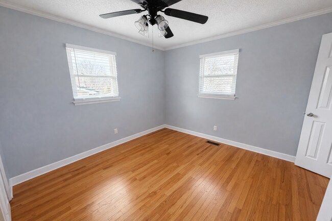 Building Photo - 503 Kirby Dr