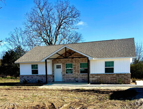 Building Photo - 158 Rustic Ln