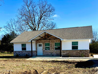 Building Photo - 158 Rustic Ln