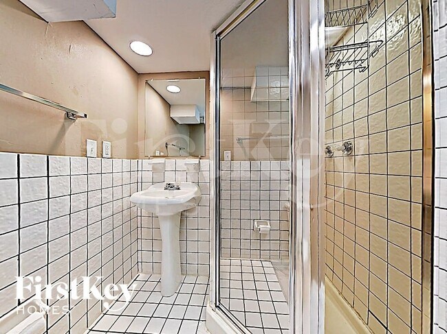 Building Photo - 11592 Las Ladera Dr