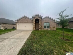Building Photo - Lovely 3 bed 2 bath coming soon!