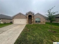 Building Photo - Lovely 3 bed 2 bath coming soon!