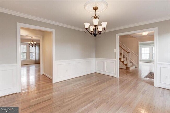 Building Photo - 14213 Floral Park Dr