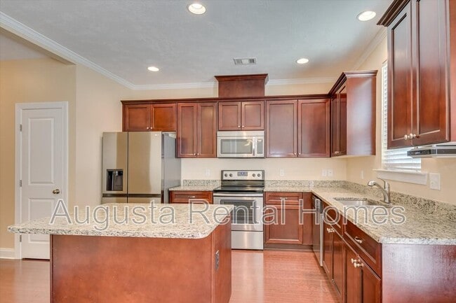 Building Photo - 1036 Lancaster Way