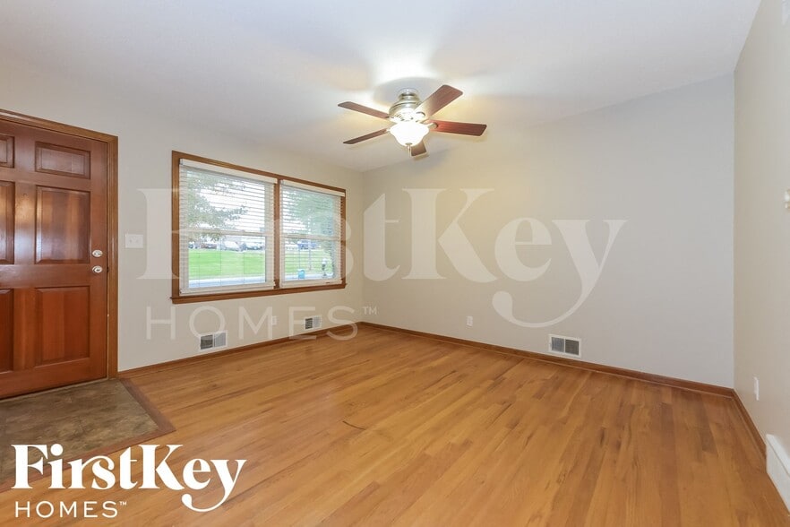 Building Photo - 6800 N Walrond Ave