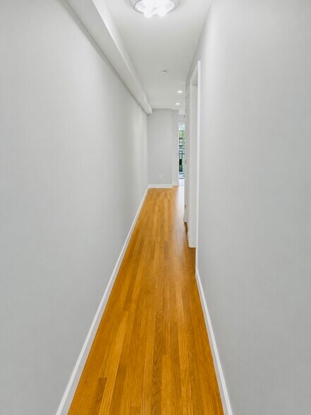 Building Photo - 110 Palisade St