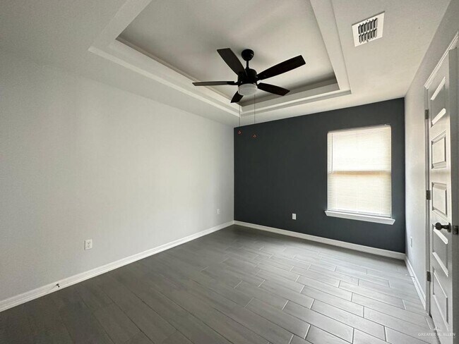 Building Photo - 13 Las Vistas Ln
