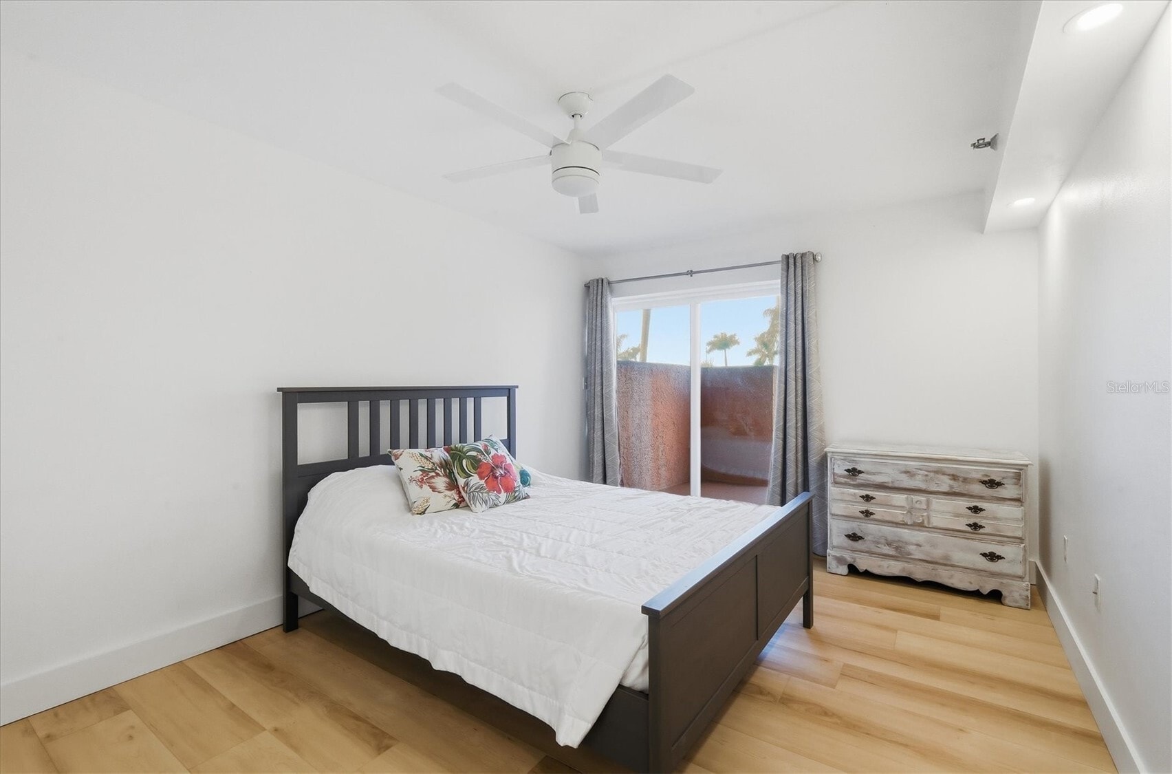 Building Photo - 7430 Sunshine Skyway Ln S