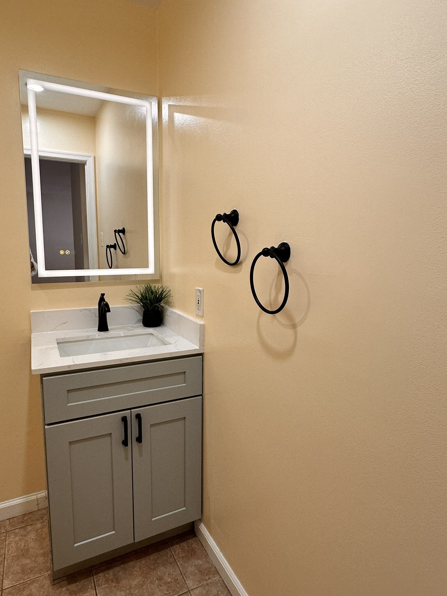 Powder Room - 36 Heather Ct