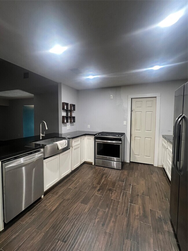 Building Photo - 10515 Sagewind Dr