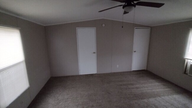 Building Photo - 3 Bedroom with 2 Baths on Large Fenced Lot