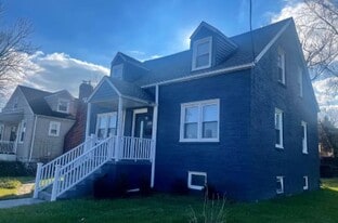 Building Photo - 3704 43rd Ave