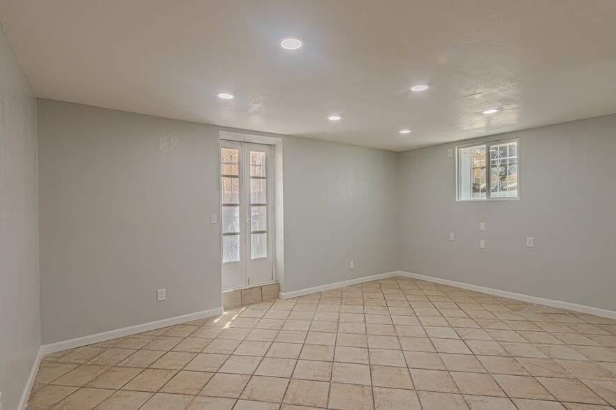 Building Photo - 1127 N El Paso St