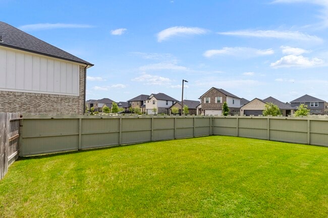 Building Photo - 17415 Rosette Grass Dr