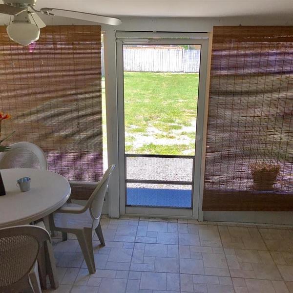 Building Photo - 1047 NE 37th St