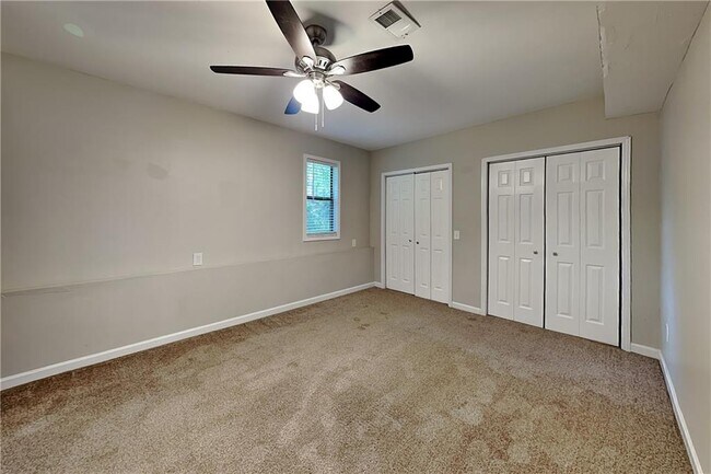 Building Photo - 1341 Rhododendron Dr NW