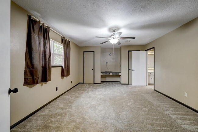 Building Photo - 19906 Medicine Bow Dr
