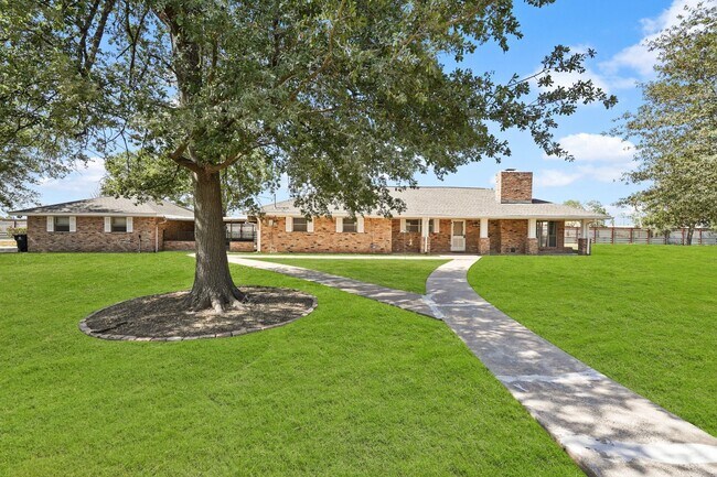 Building Photo - 10645 Oak Brook Dr