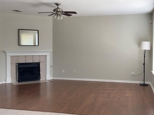 Building Photo - 12733 Serafy Ct
