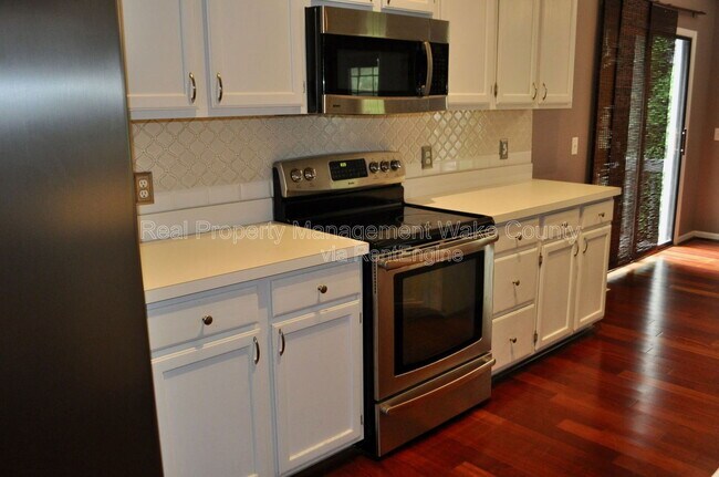 Building Photo - 2120 Leadenhall Way